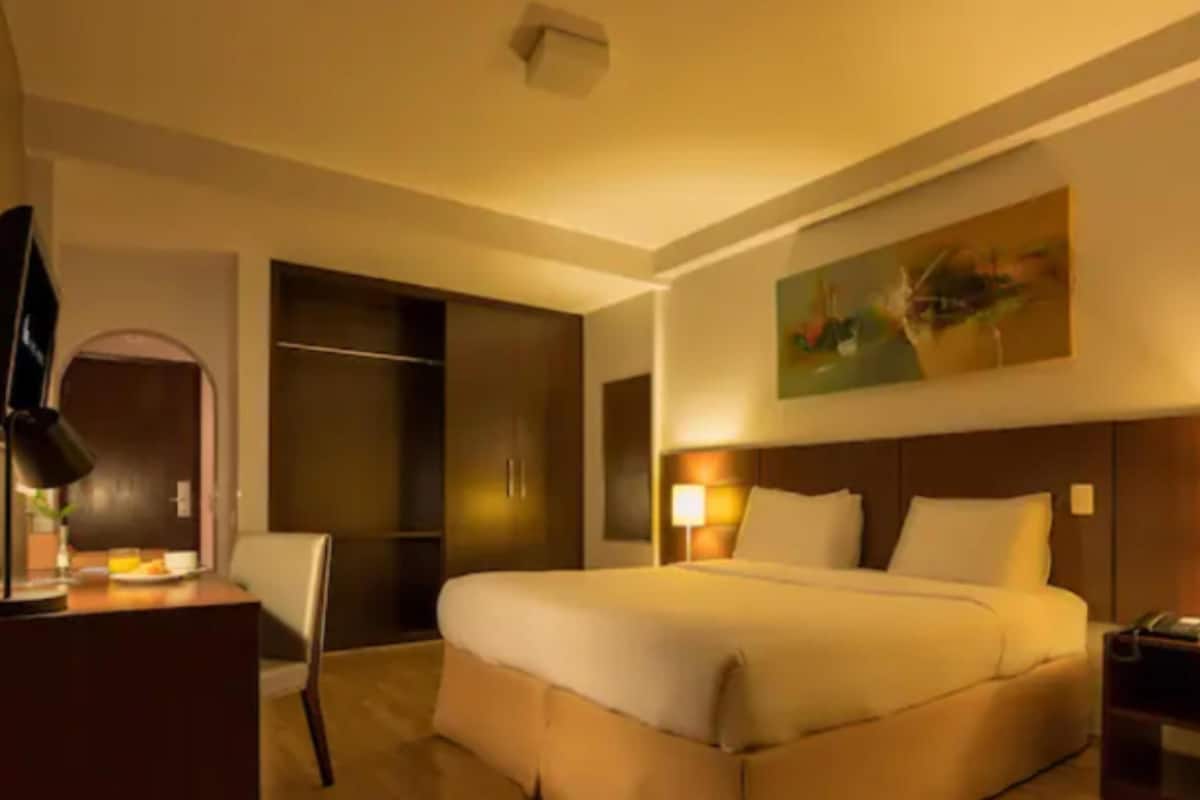 Minibar, in-room safe, desk, blackout curtains