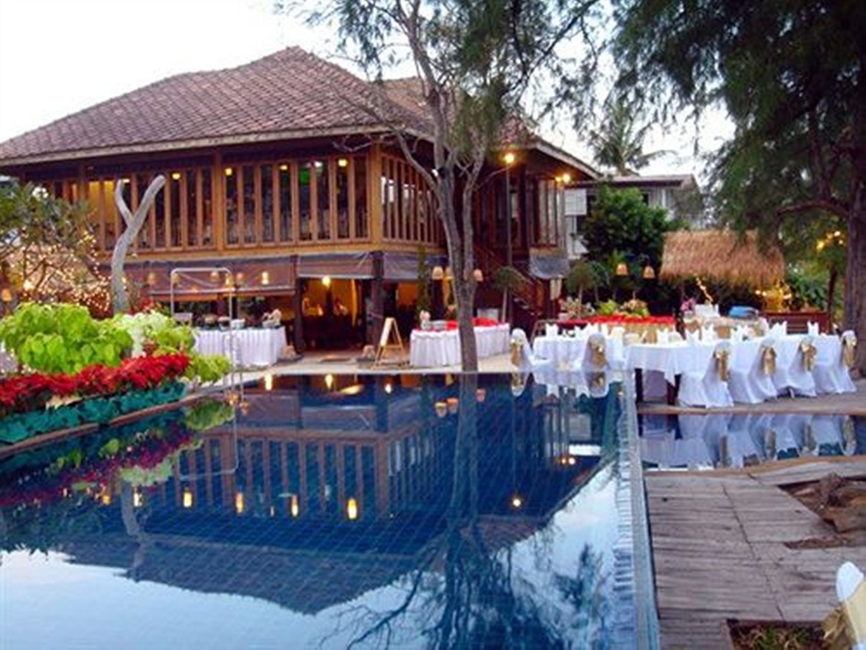 outdoor banquet area