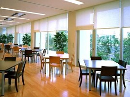 Café da manhã com buffet todos os dias mediante uma taxa
