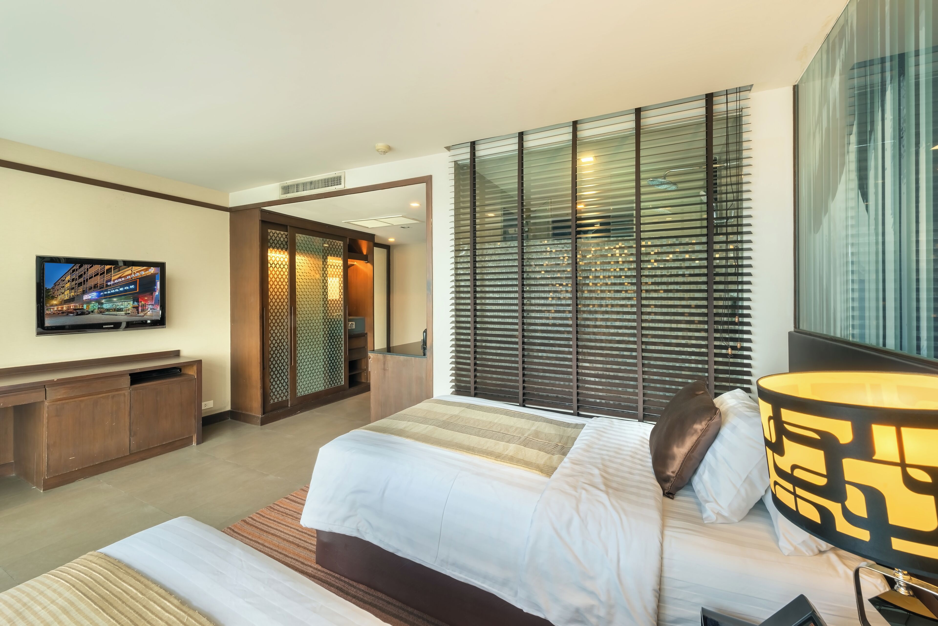 Deluxe Room | In-room safe, blackout drapes, iron/ironing board, free WiFi