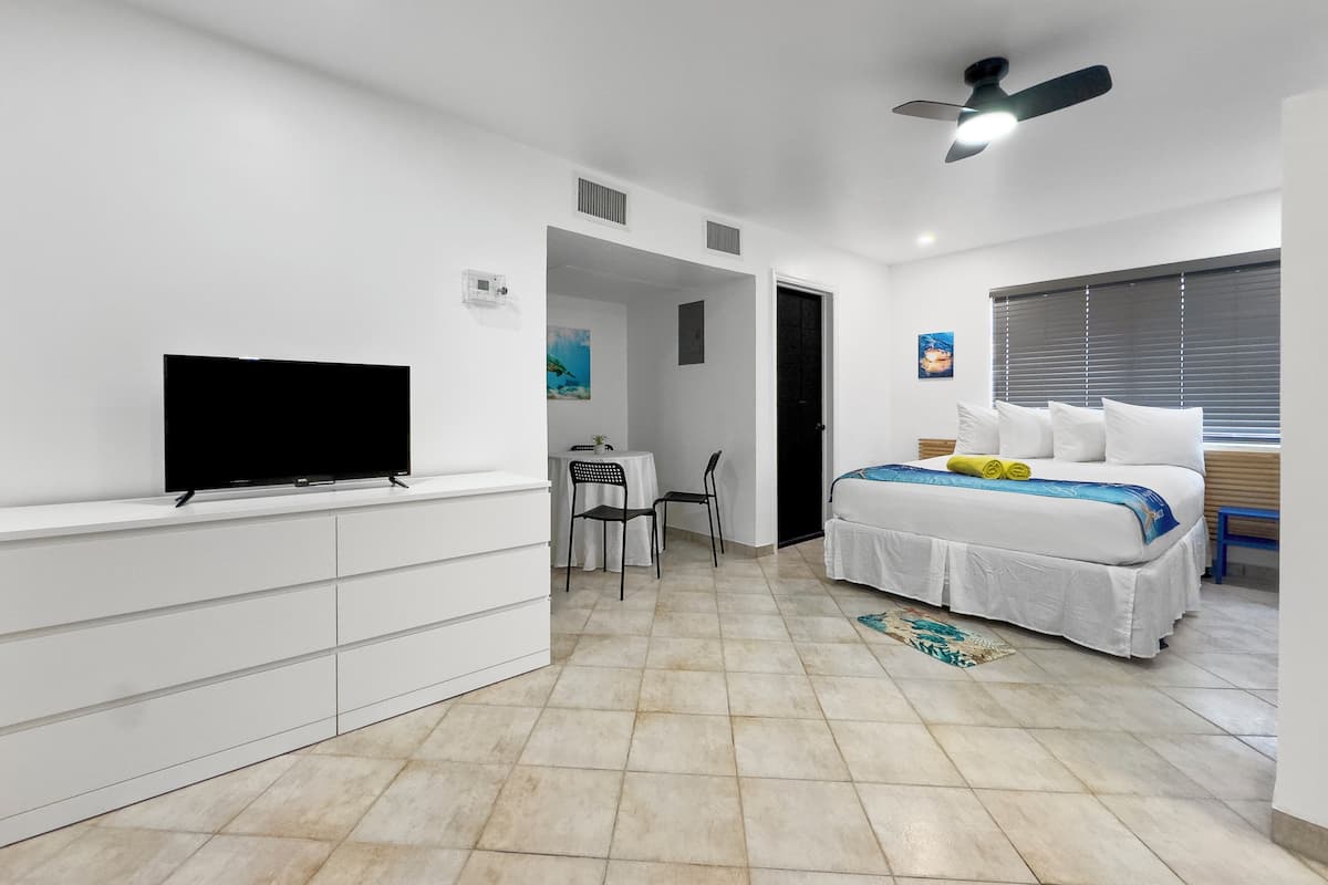 1 bedroom, in-room safe, free WiFi, bed sheets