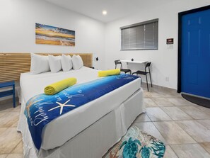 In-room safe, free WiFi, bed sheets - HOLLYWOOD SUNRISE (Hollywood)