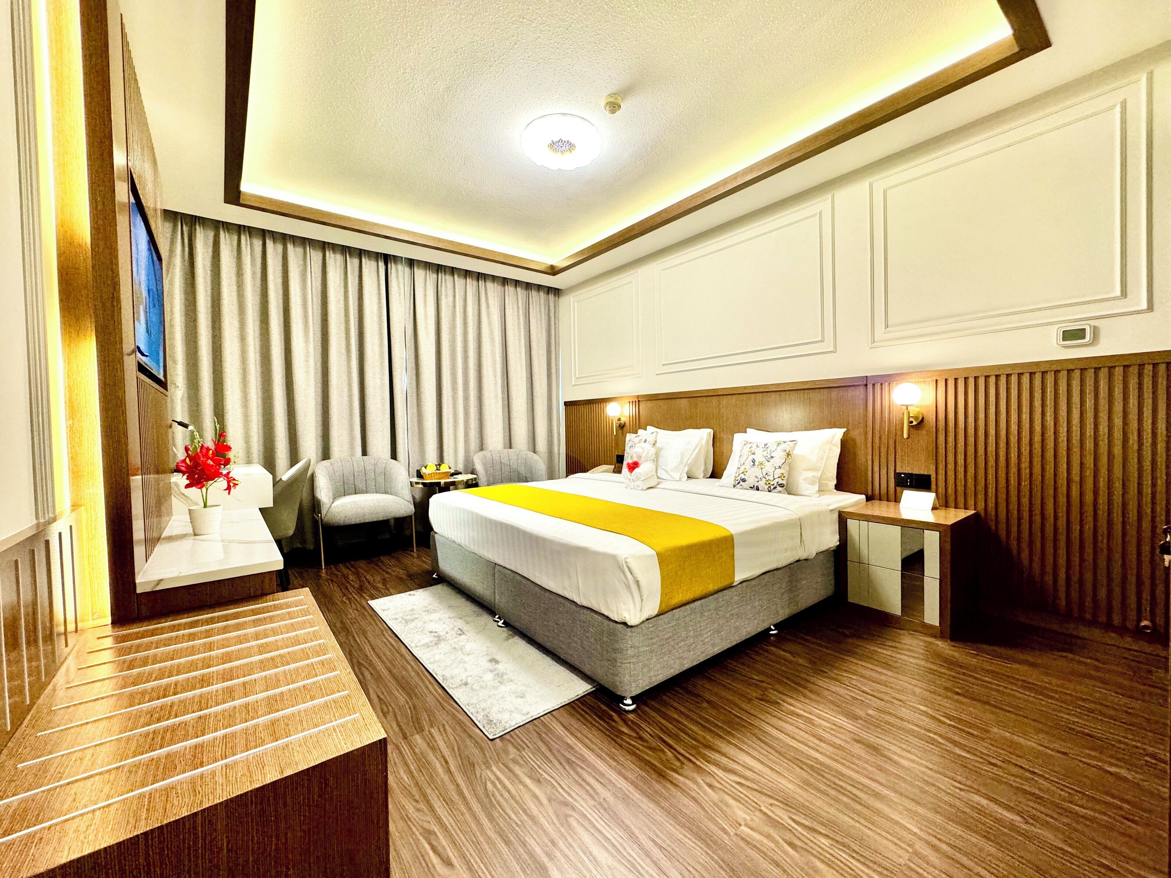 deluxe double or twin room | 1 bedroom, premium bedding, minibar, in-room safe