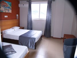 City Twin Room | In-room safe, desk, free WiFi, bed sheets