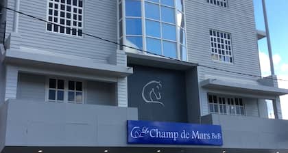 Le Champ de Mars B&B