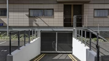 Aparcamiento sin asistencia (10.00 GBP por noche)