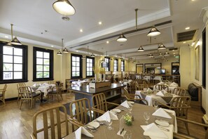 Breakfast, lunch, dinner served; Italian cuisine - Cape House Hotel, Bangkok (Bangkok)