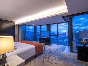 1 bedroom, minibar, in-room safe, desk