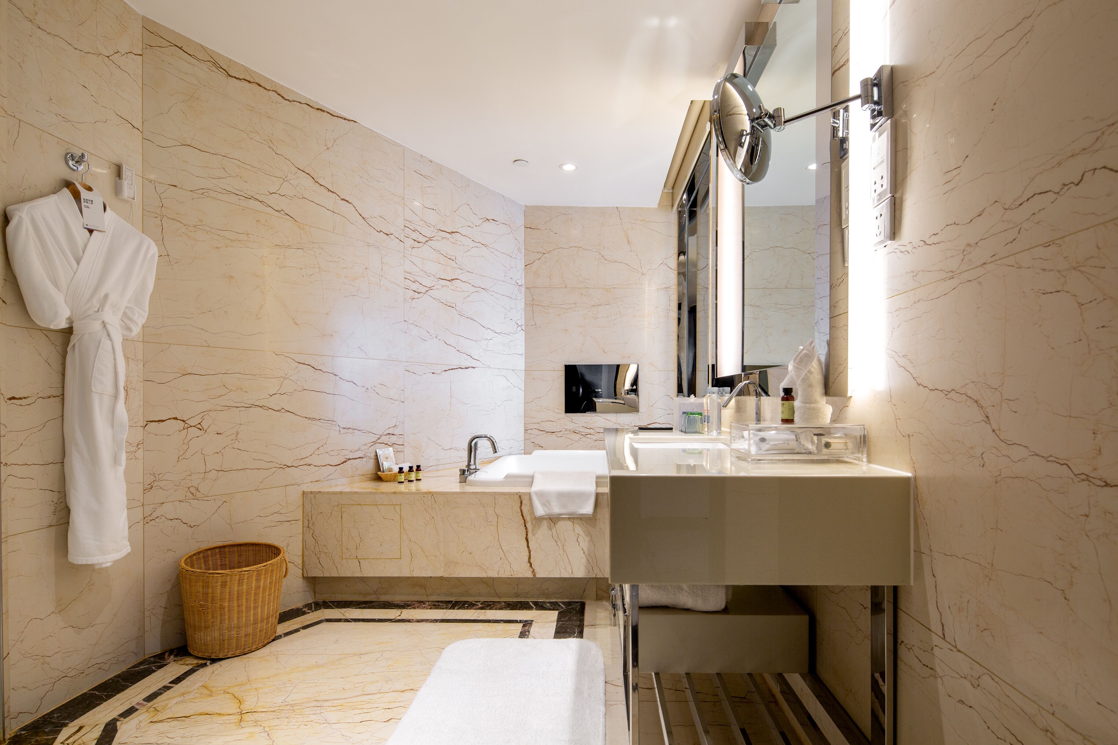 deluxe suite, 1 king bed | bathroom | separate bathtub and shower, deep-soaking bathtub