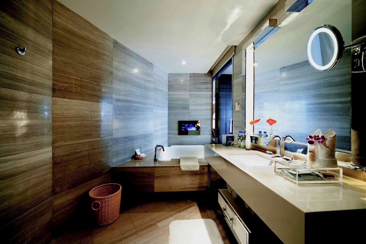 1 bedroom, minibar, in-room safe, desk