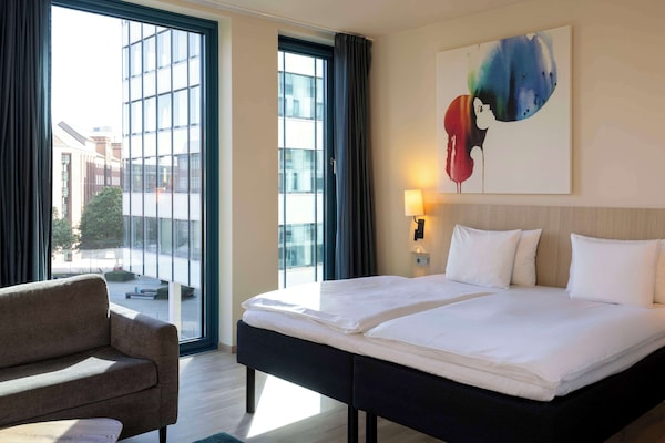 Familienzimmer (Superior) | Hochwertige Bettwaren, Zimmersafe, Schreibtisch, Verdunkelungsvorhänge