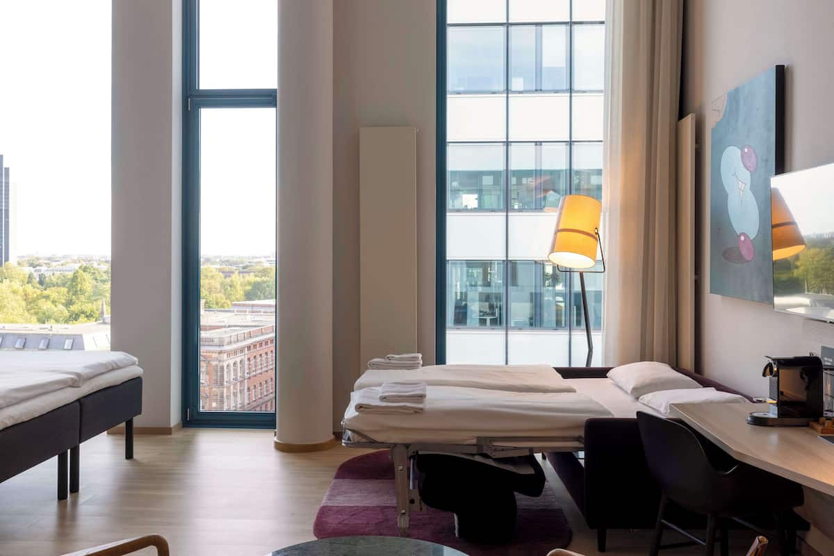 junior suite, club lounge access | 1 bedroom, premium bedding, in-room safe, desk