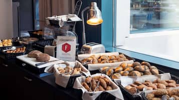Morgenmadsbuffet hver dag (29 EUR pr. person)