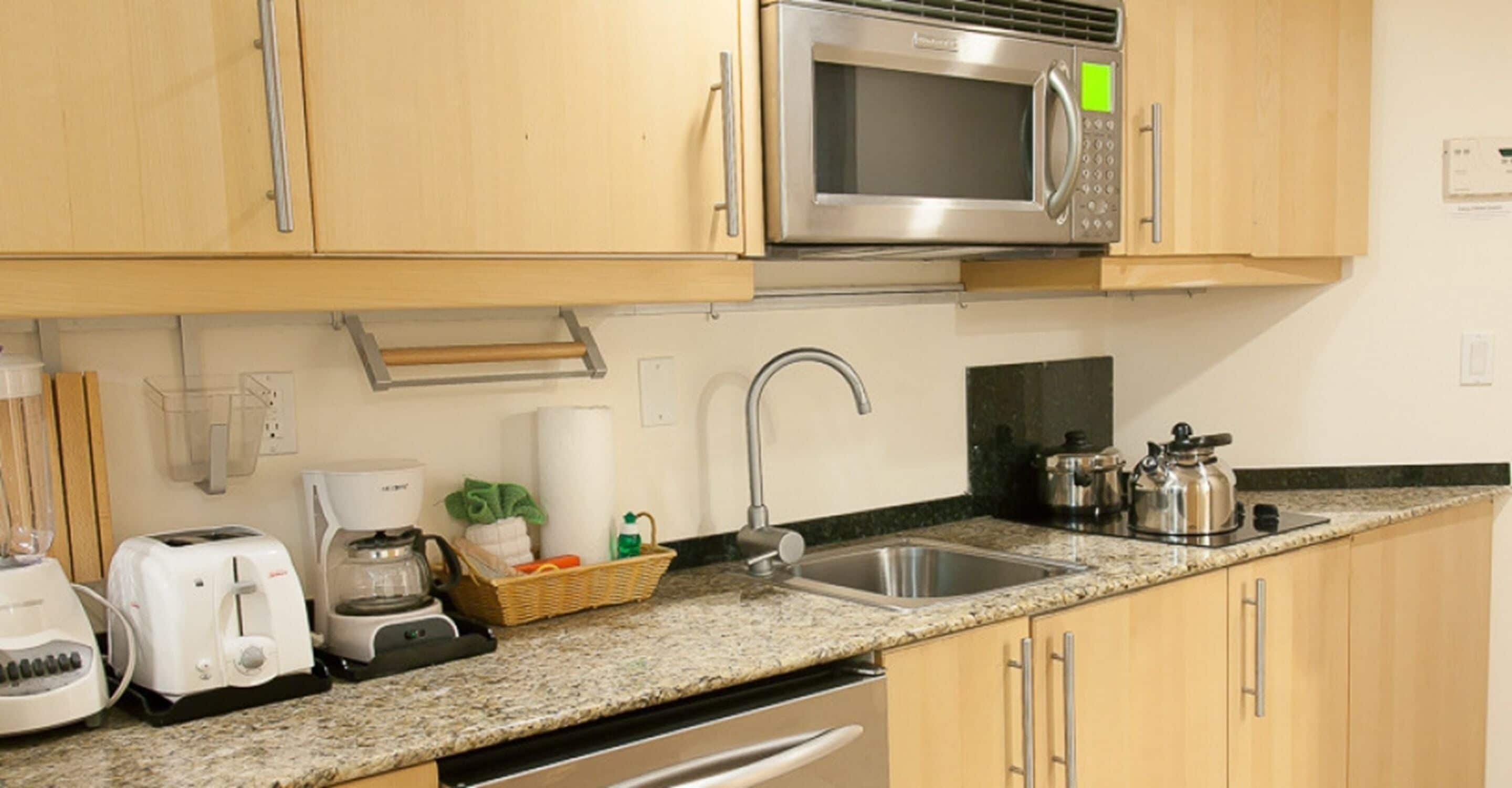 studio suite, 1 queen bed | in-room safe, desk, iron/ironing board, free cots/infant beds