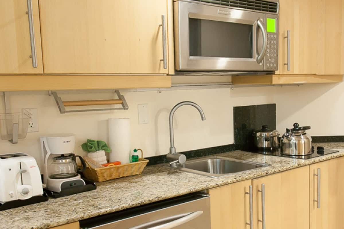 studio suite, 1 queen bed | in-room safe, desk, iron/ironing board, free cots/infant beds