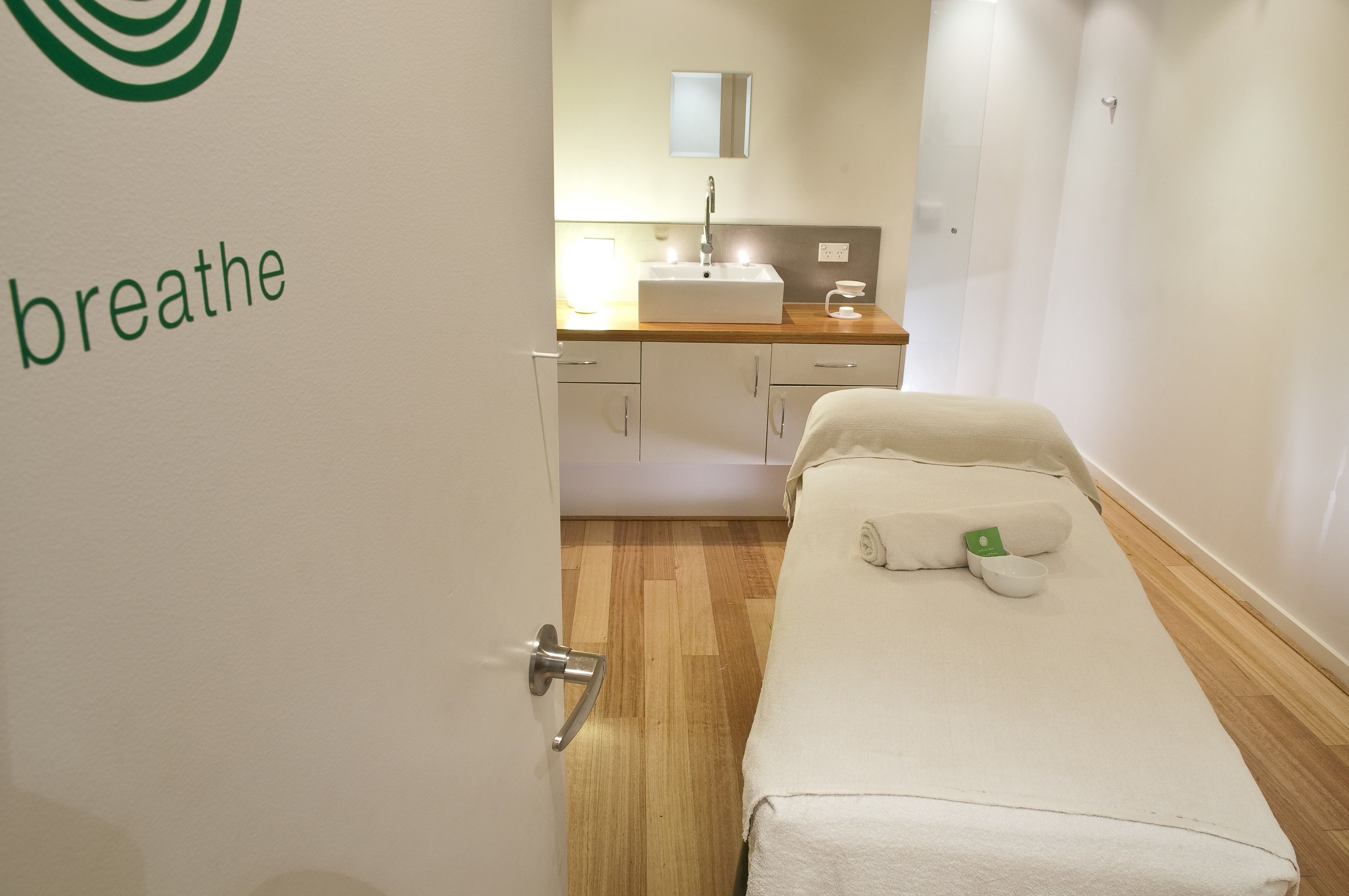 individually decorated, individually furnished, desk, laptop workspace