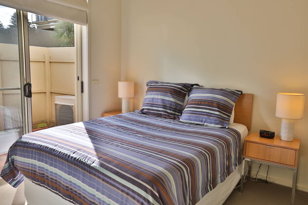 Camera Standard, 1 camera da letto, idromassaggio | Con stile personalizzato, con arredamento individuale, una scrivania