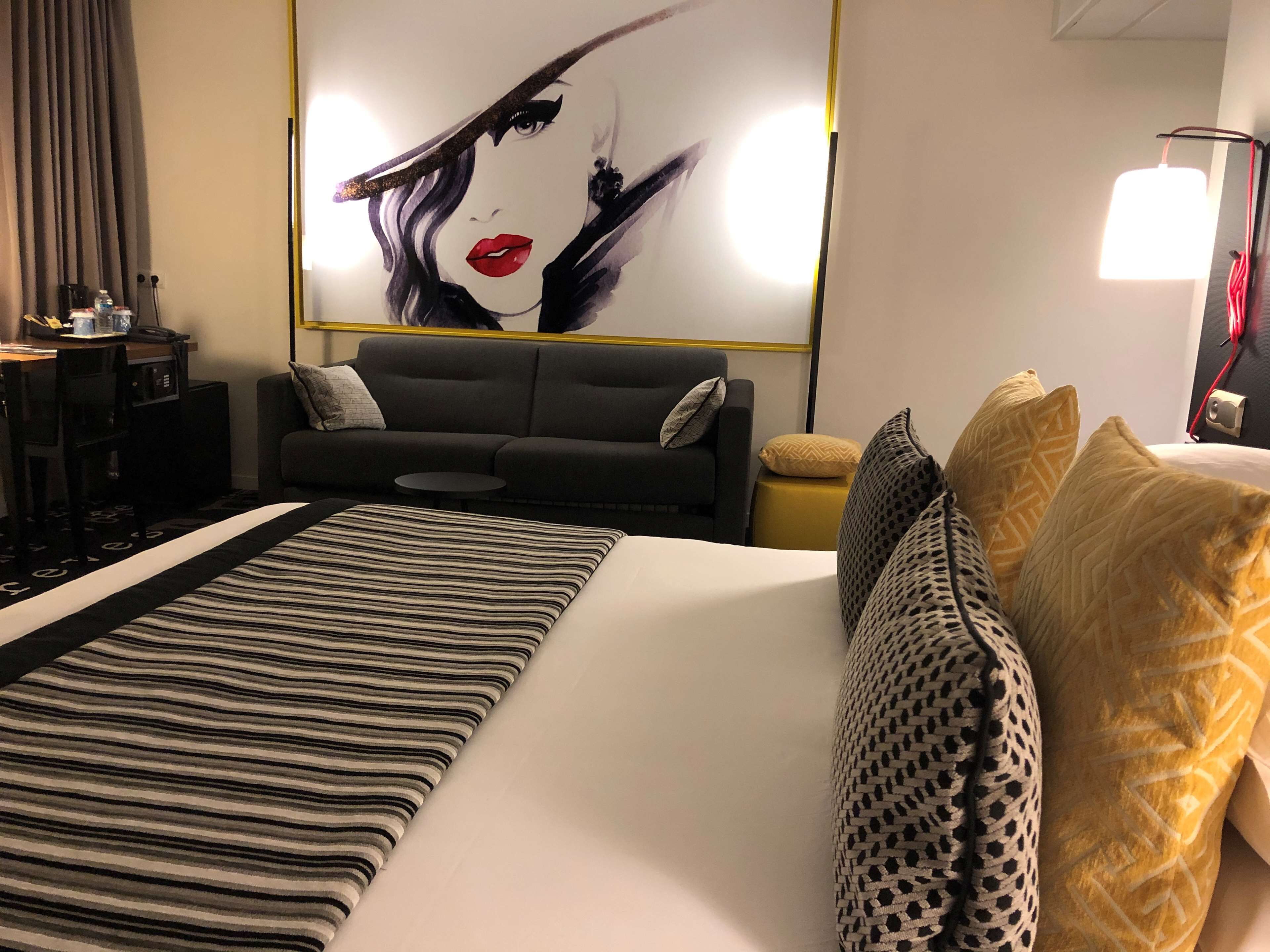 superior room, 1 queen bed, non smoking (with sofabed) | 1 bedroom, in-room safe, desk, laptop workspace