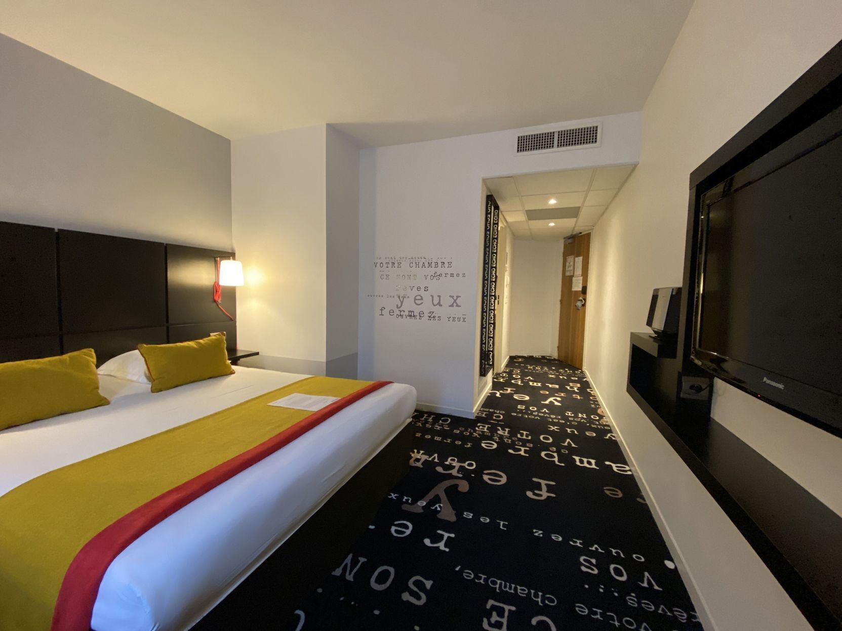 In-room safe, desk, laptop workspace, soundproofing