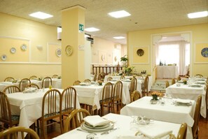 รวมอาหารเช้าแบบบุฟเฟ่ต์ ทุกวัน