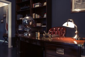 1 bedroom, premium bedding, down duvets, minibar