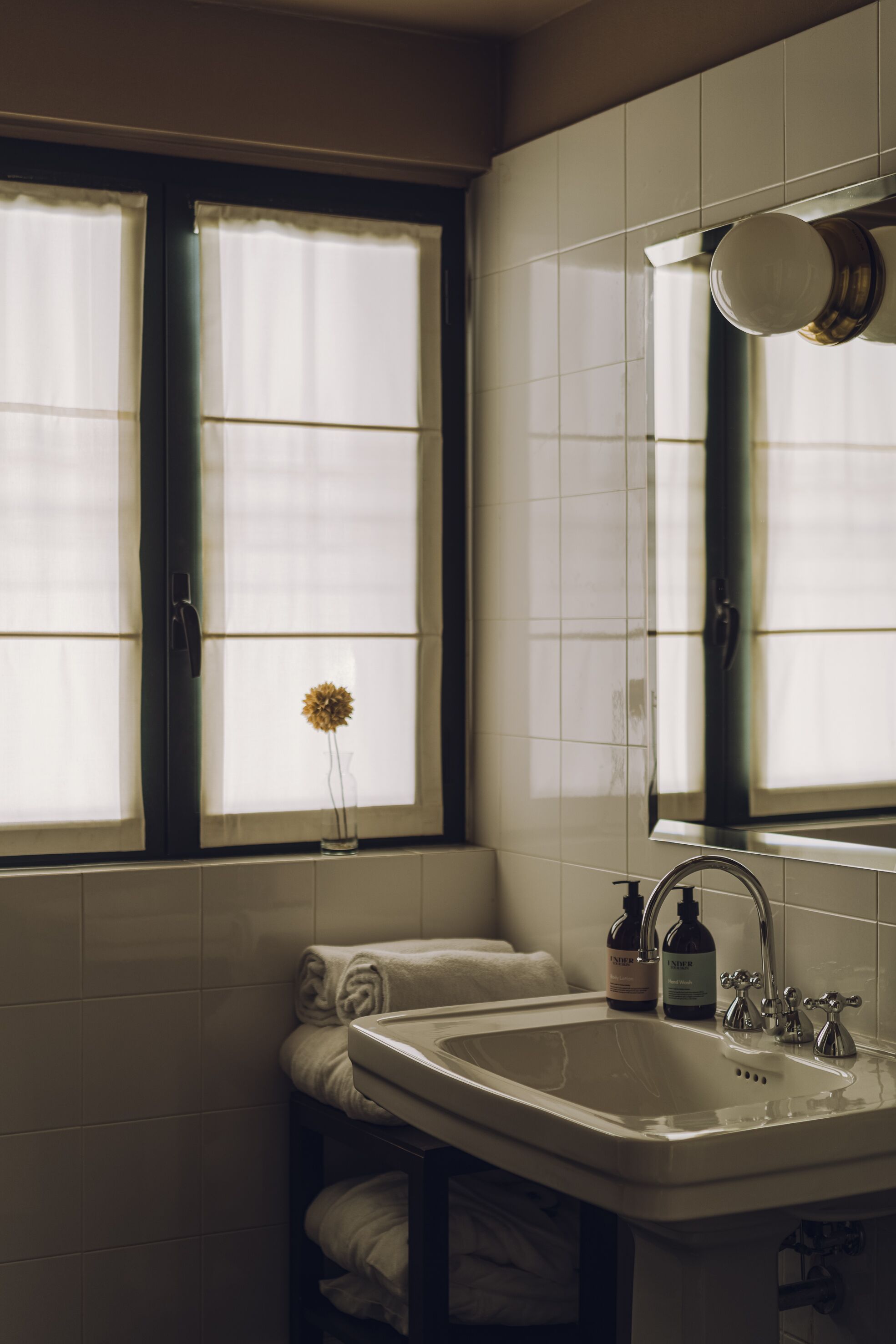 band suite | bathroom | shower, rainfall showerhead, designer toiletries, hair dryer