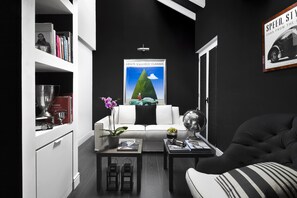 32-inch LCD TV with cable channels, TV