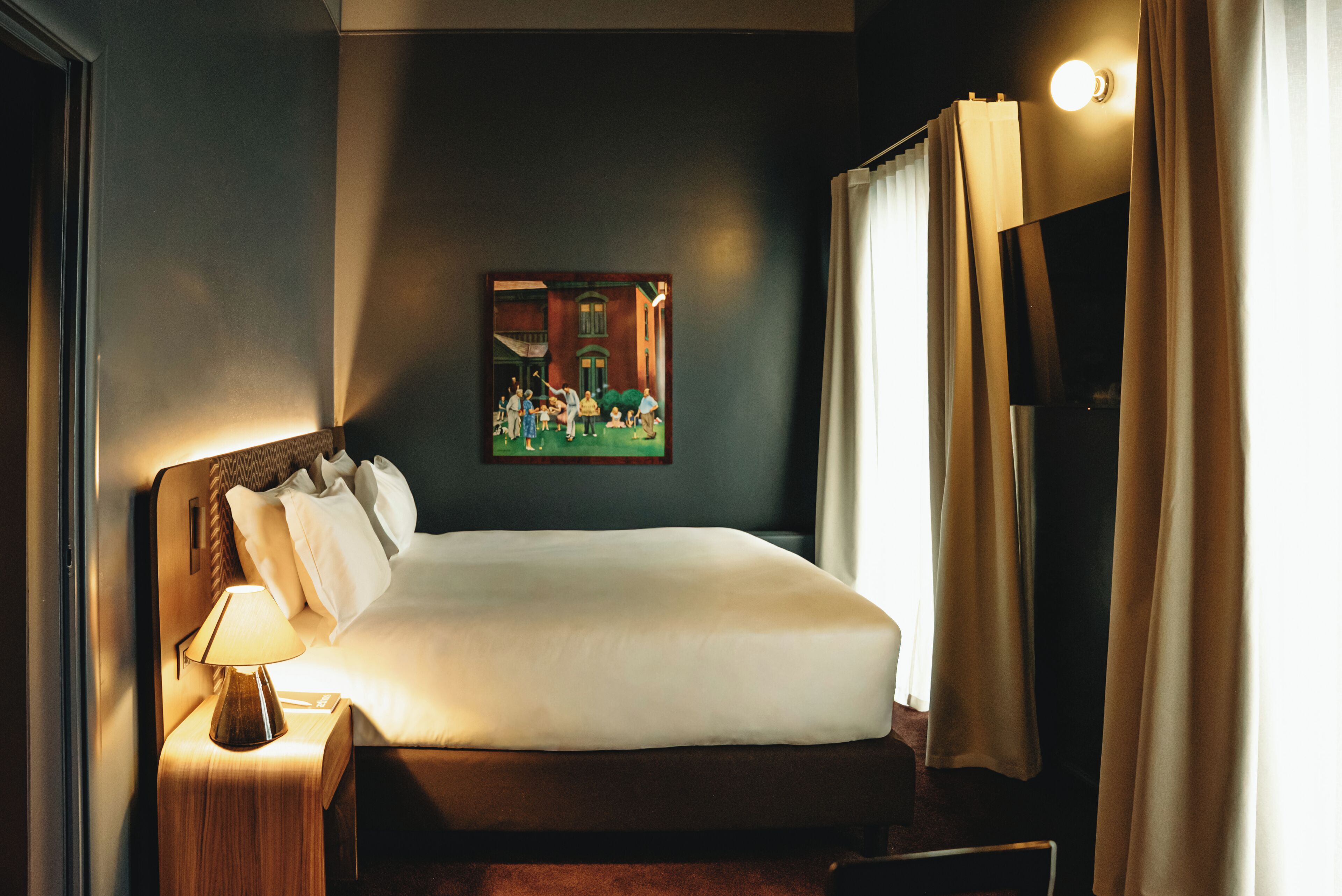 Two Bedroom Aethos Suite | Luxe beddengoed, donzen dekbedden, een minibar, een kluis op de kamer