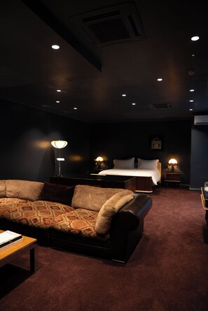 Darsena Suite | Premium bedding, down comforters, minibar, in-room safe - Aethos Hotel Milan (Milan)