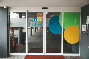 Property entrance - My Hotel Fribourg (Givisiez)