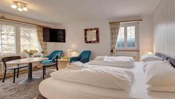 Studio Premium, balkon, pemandangan sungai (Studio Madeleine) | 1 kamar tidur, seprai katun Mesir, dan tirai kedap cahaya