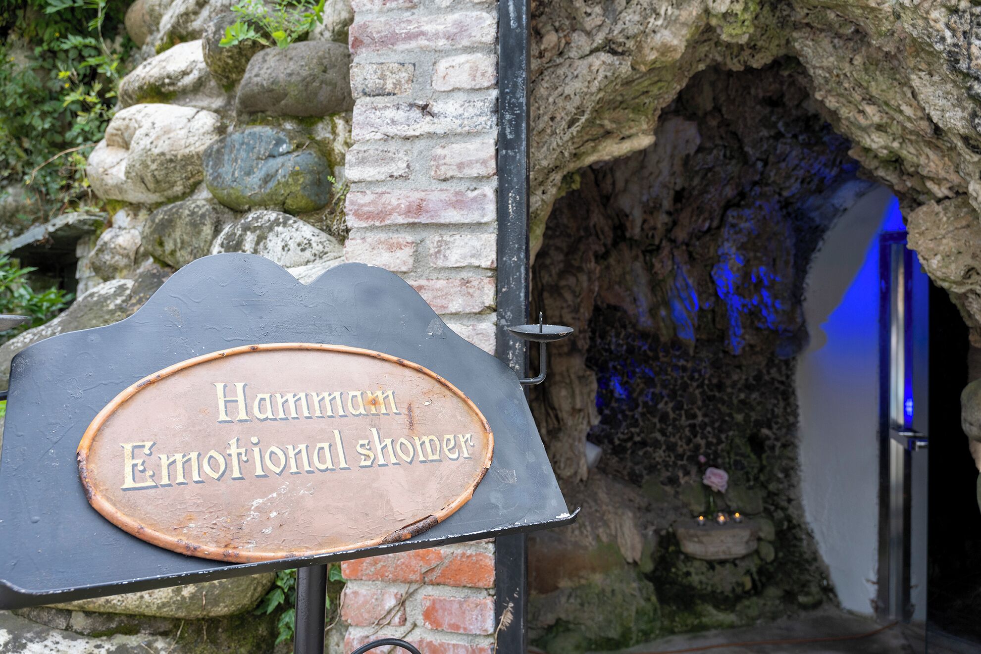 カップル用トリートメントルーム、ボディ トリートメント、ボディラップ、ボディスクラブ、フェイシャル トリートメント、マニキュアとペディキュア