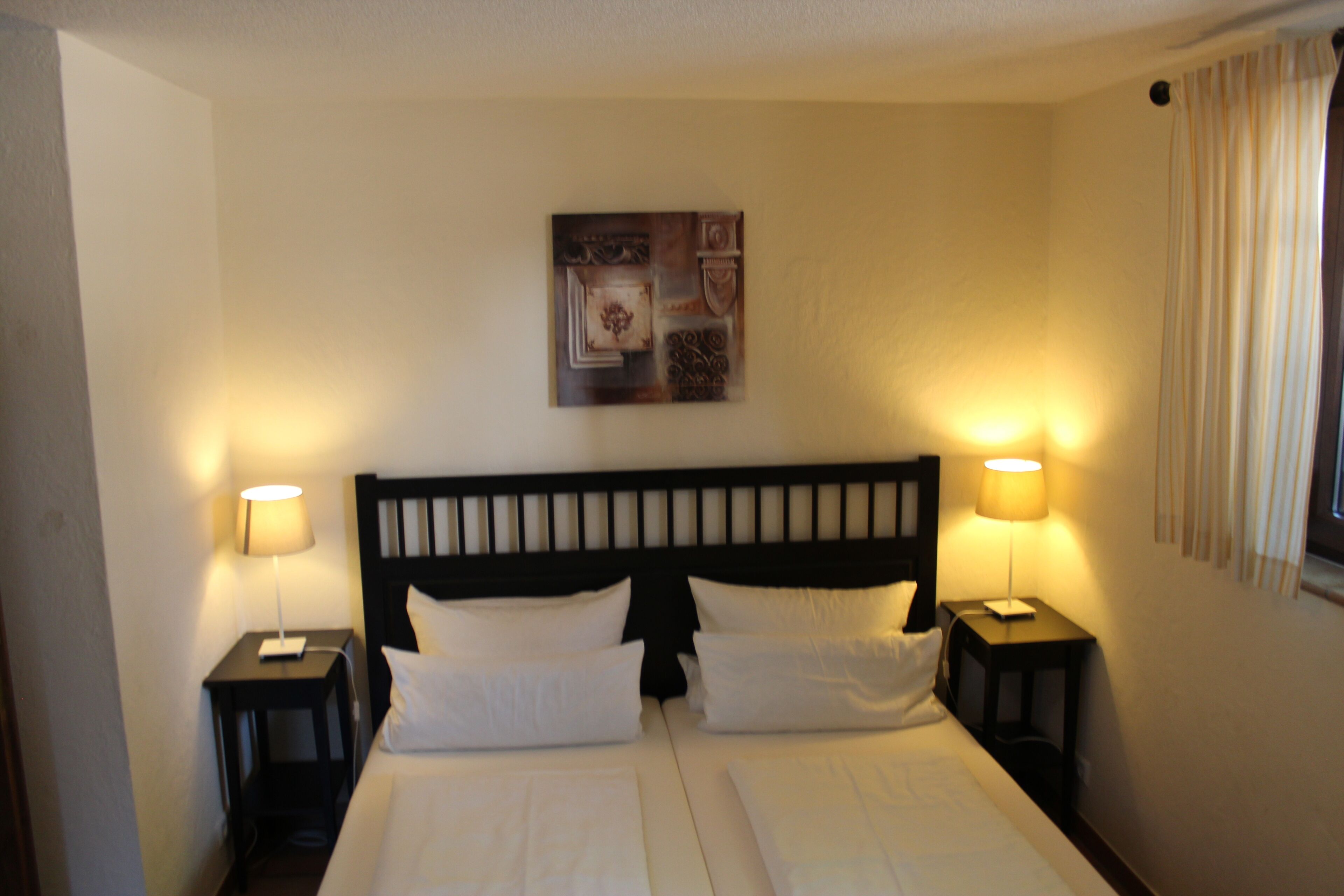 Standard-Apartment, 2 Bedrooms, Terasse (Souterraine) | 2 bedrooms, minibar, WiFi (free), bed sheets