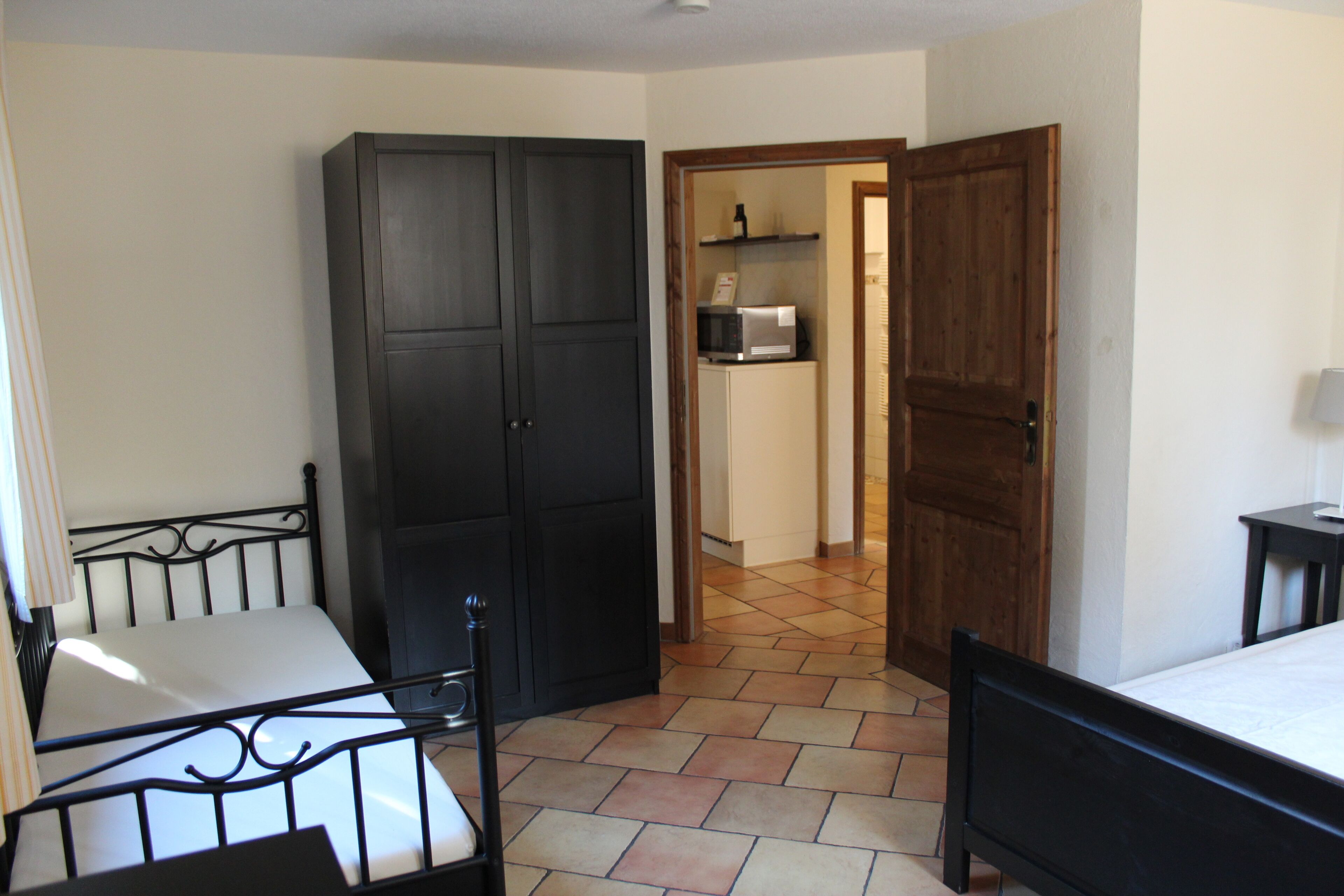 standard-apartment, 2 bedrooms, terasse (souterraine) | 2 bedrooms, minibar, free wifi, bed sheets