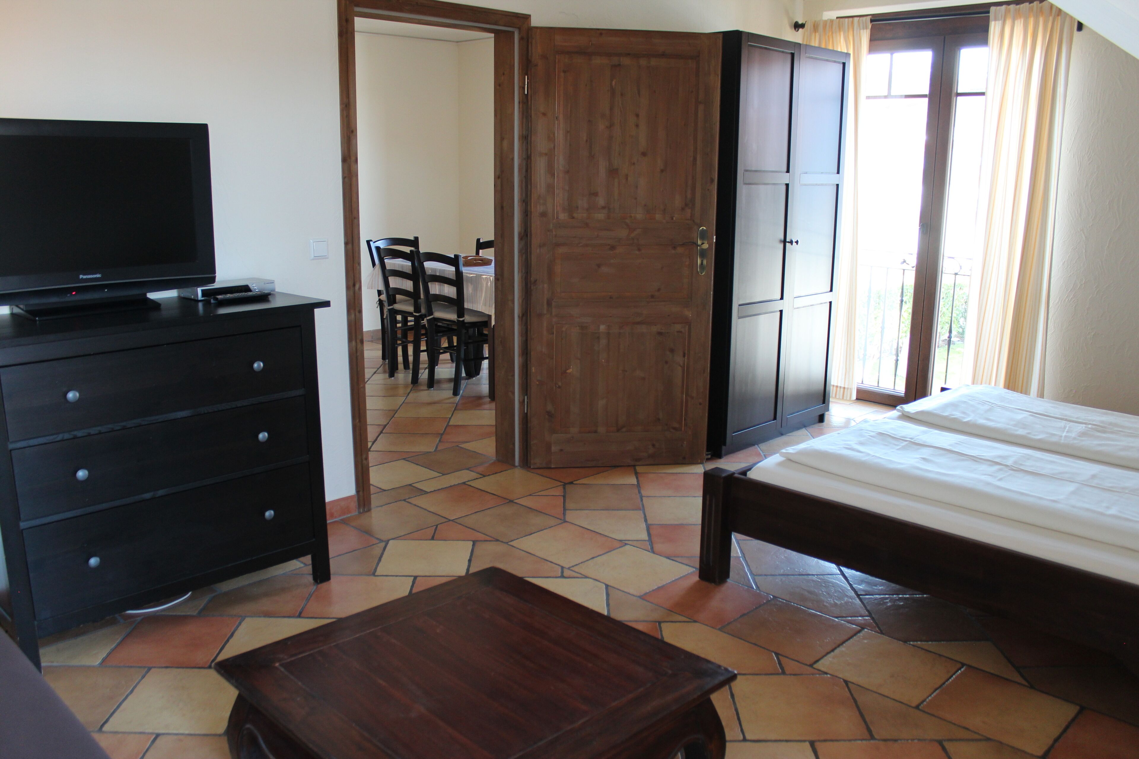 standard apartment, 2 bedrooms, balcony | 2 bedrooms, minibar, free wifi, bed sheets