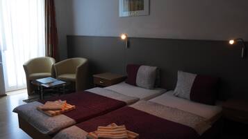 Pillowtop beds, in-room safe, desk, cribs/infant beds