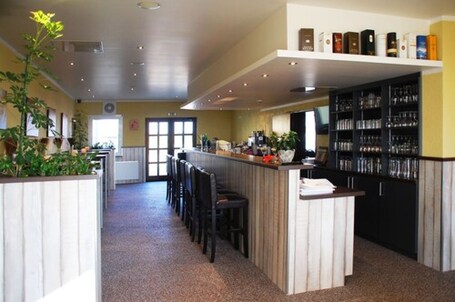 Bar (en la propiedad)