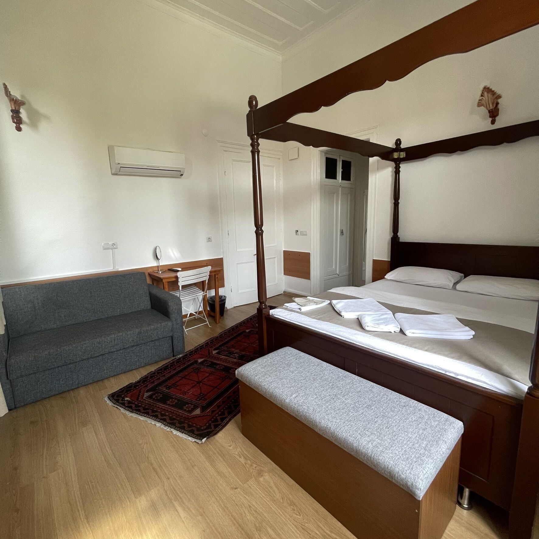 family room | free wifi