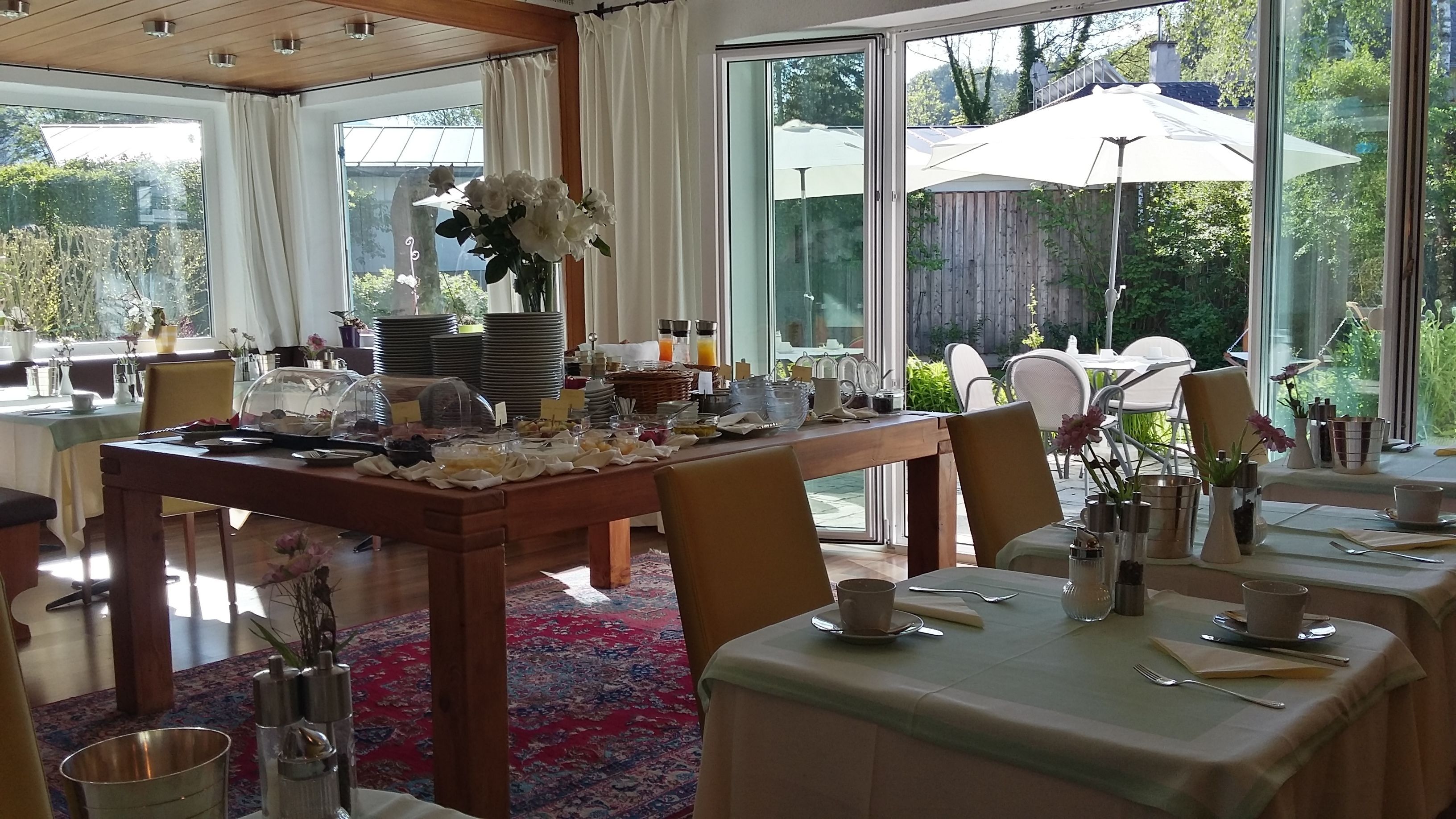 Free daily local cuisine breakfast 