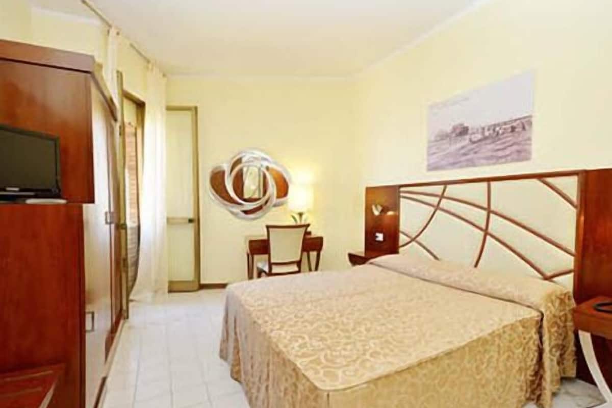 Standard-Doppel- oder -Zweibettzimmer