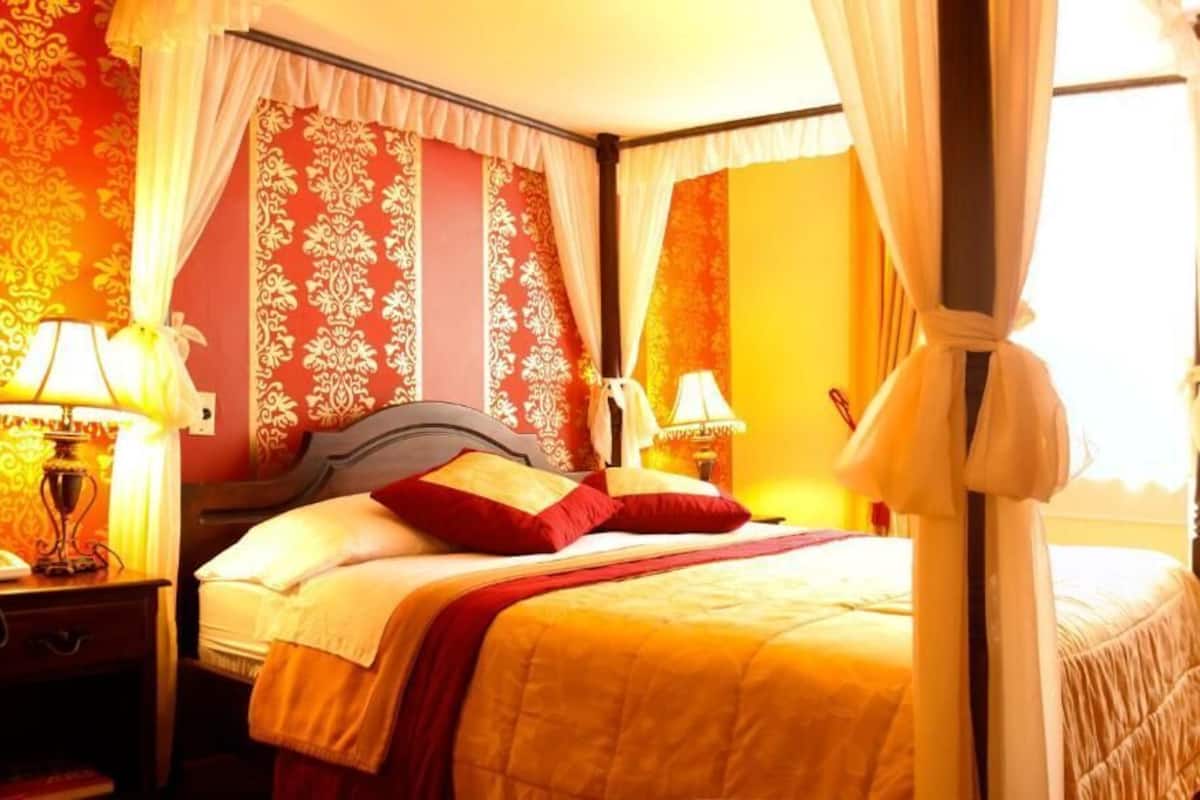 traditional double room, 1 queen bed | egyptian cotton sheets, down duvets, minibar, in-room safe