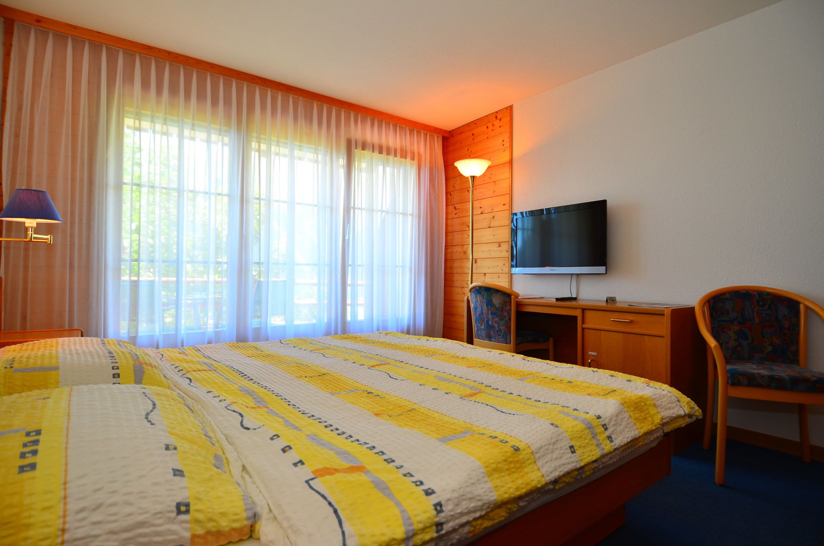 in-room safe, desk, soundproofing, free wifi