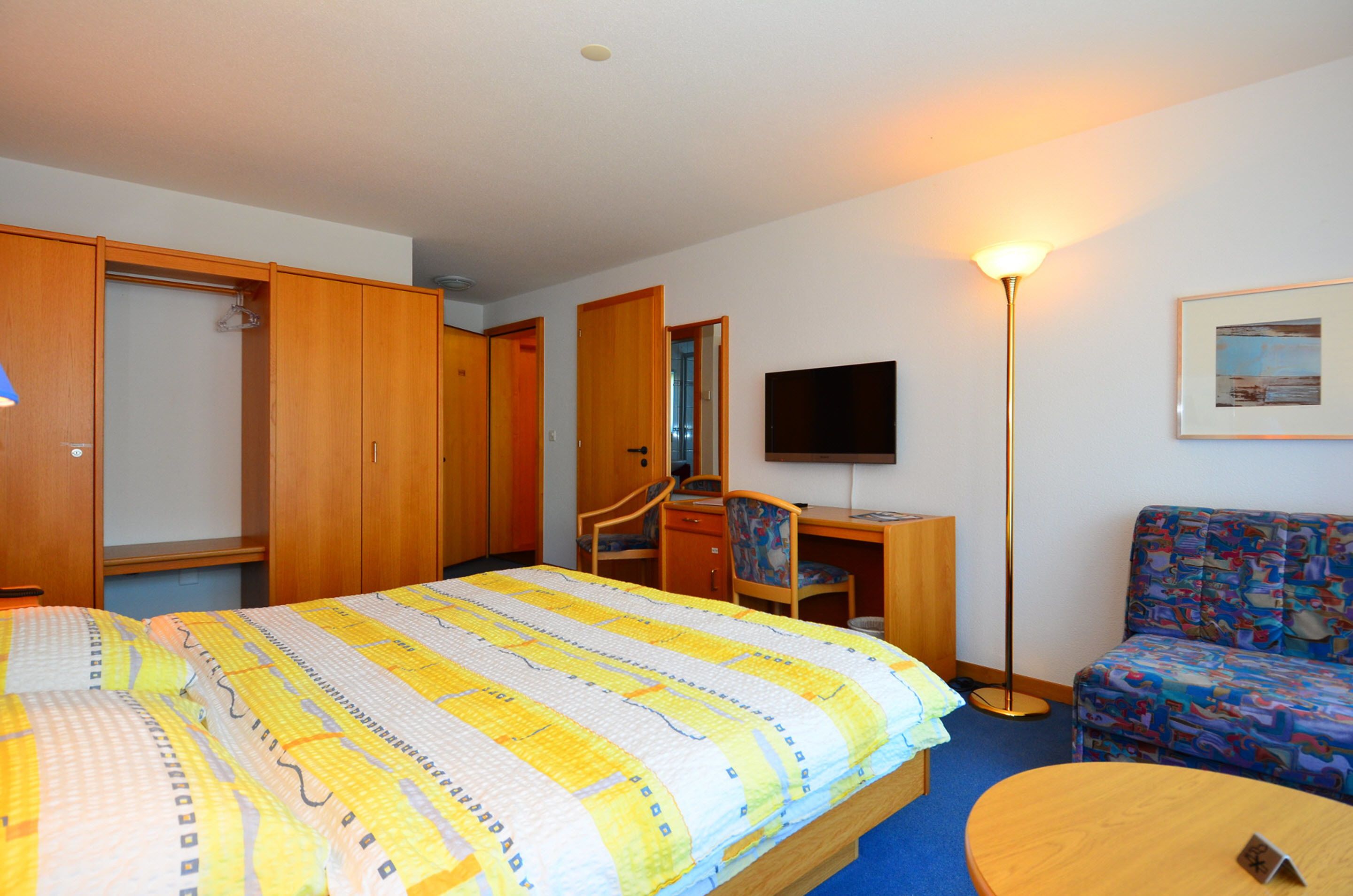 double room | in-room safe, desk, soundproofing, free wifi