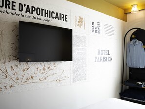 Dreibettzimmer, Mehrere Betten | Schreibtisch, schallisolierte Zimmer, kostenlose Babybetten