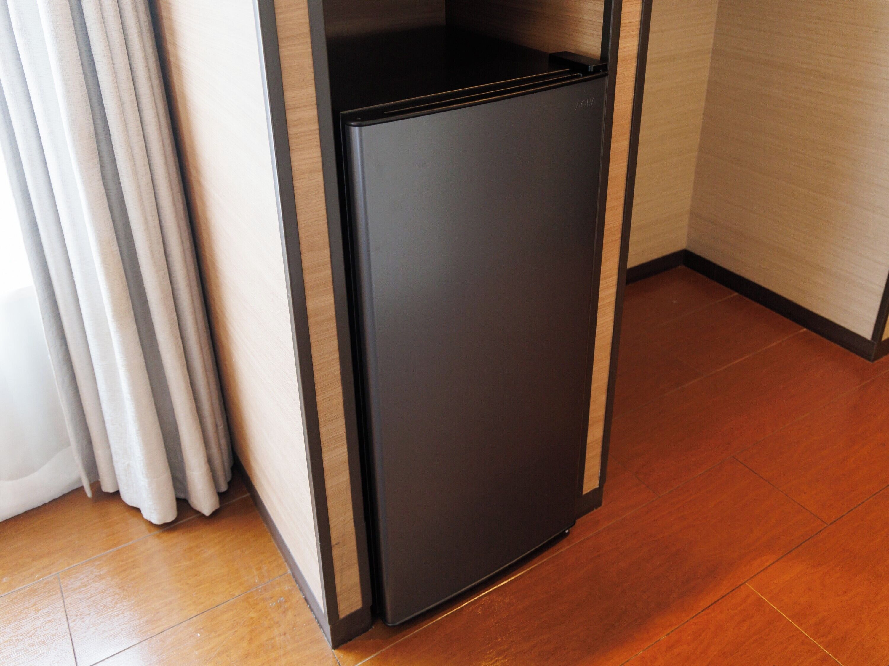 fourth room (non-smoking) | 1 bedroom, desk, free wifi, bed sheets