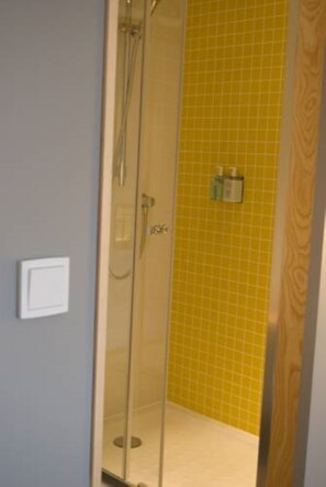 Dusche im Bad