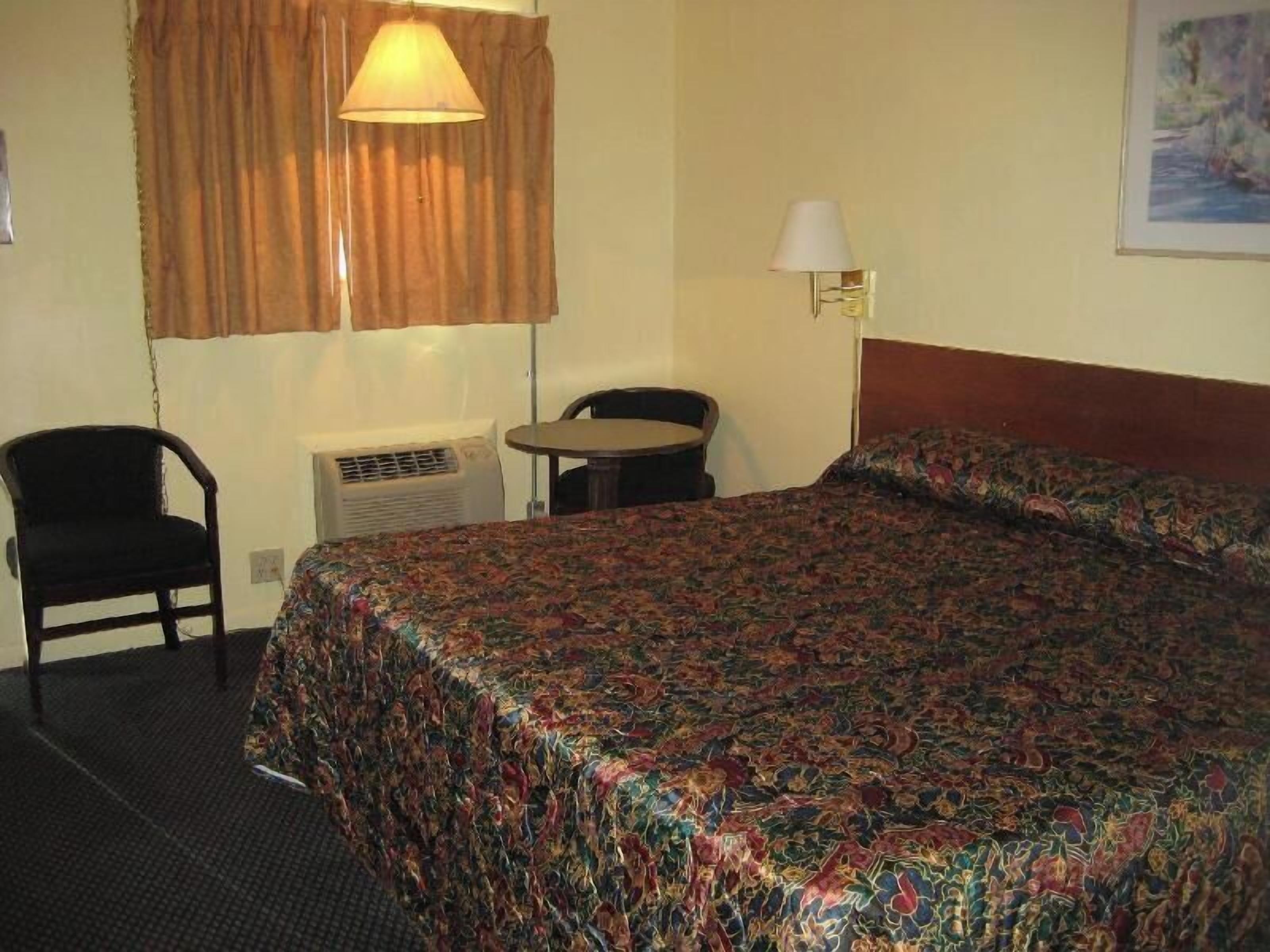 Iron/ironing board, free WiFi, bed sheets, alarm clocks