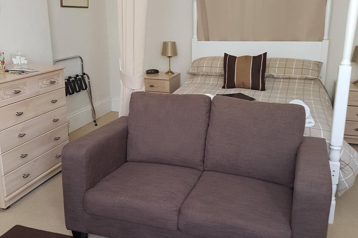 Double Room, Ensuite (4 Poster)