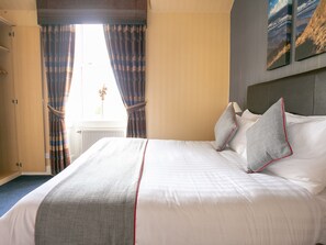 Quarto casal luxo, 1 cama de casal | Individualmente decorados, escrivaninha, Wi-Fi de cortesia