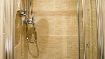 Deluxe Double Room, 1 Double Bed | Bathroom | Shower, free toiletries, hair dryer, towels